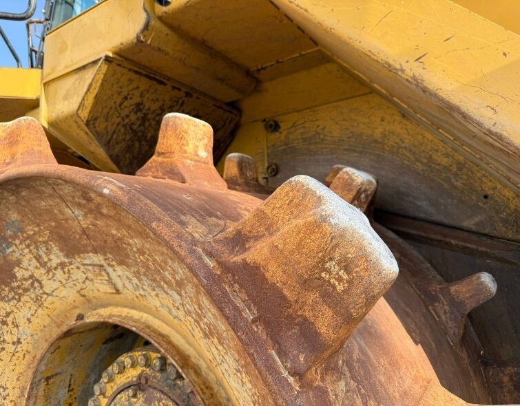 CATERPILLAR  826K **WASTE COMPACTOR**